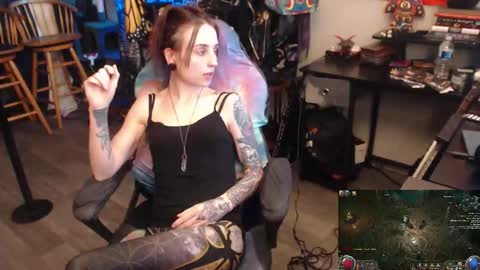 Snapshot of xxlilithmoonxx chatting on 10.19.25 Lilith online show from 10.19.25