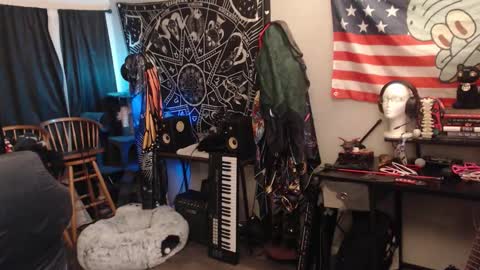 Snapshot of xxlilithmoonxx chatting on 12.01.25 Lilith online show from 12.01.25