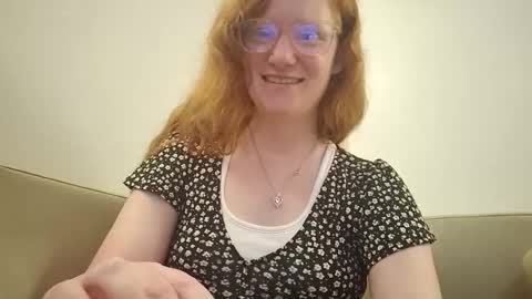 Snapshot of xxmariebliss chatting on 05.15.26 xxmariebliss online show from 05.15.26