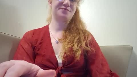 Snapshot of xxmariebliss chatting on 05.17.26 xxmariebliss online show from 05.17.26