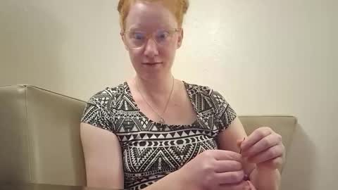 Snapshot of xxmariebliss chatting on 05.18.26 xxmariebliss online show from 05.18.26