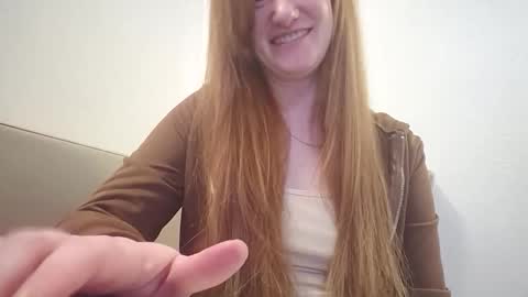 Snapshot of xxmariebliss chatting on 05.20.26 xxmariebliss online show from 05.20.26