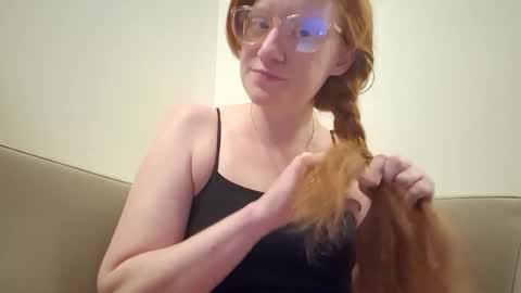 Snapshot of xxmariebliss chatting on 05.22.26 xxmariebliss online show from 05.22.26