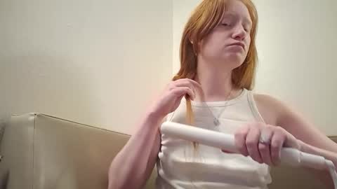 Snapshot of xxmariebliss chatting on 05.29.26 xxmariebliss online show from 05.29.26