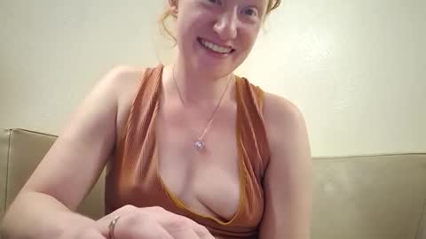 Snapshot of xxmariebliss chatting on 05.31.26 xxmariebliss online show from 05.31.26