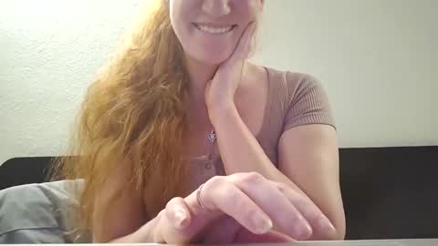 Snapshot of xxmariebliss chatting on 06.08.26 xxmariebliss online show from 06.08.26