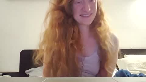 Snapshot of xxmariebliss chatting on 06.20.26 xxmariebliss online show from 06.20.26