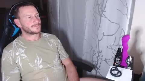 Snapshot of xxmettexx chatting on 01.08.25 xxmettexx online show from 01.08.25