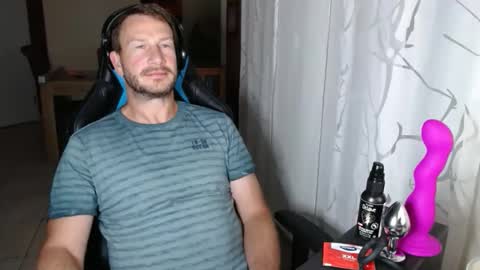 Snapshot of xxmettexx chatting on 09.14.25 xxmettexx online show from 09.14.25