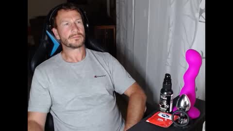 Snapshot of xxmettexx chatting on 09.21.25 xxmettexx online show from 09.21.25