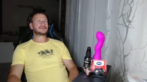 Snapshot of xxmettexx chatting on 10.03.25 xxmettexx online show from 10.03.25