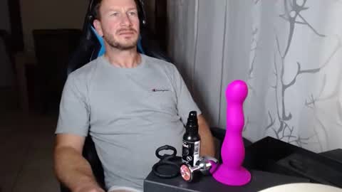 Snapshot of xxmettexx chatting on 10.26.25 xxmettexx online show from 10.26.25