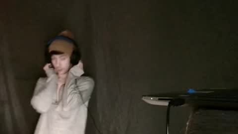 Snapshot of xxwhitefoxx chatting on 03.04.25 David Fox online show from 03.04.25