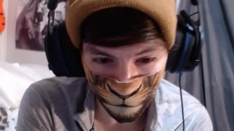 Snapshot of xxwhitefoxx chatting on 10.14.25 David Fox online show from 10.14.25