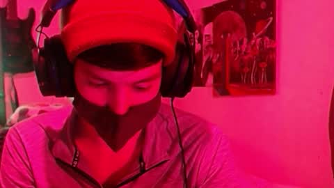 Snapshot of xxwhitefoxx chatting on 10.16.25 David Fox online show from 10.16.25