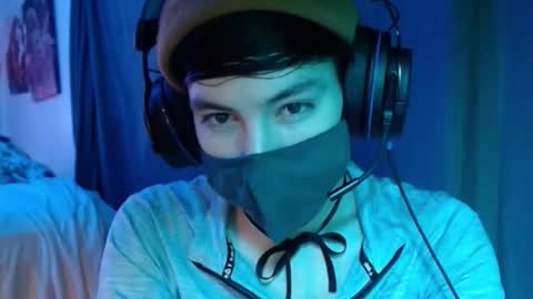 Snapshot of xxwhitefoxx chatting on 10.31.25 David Fox online show from 10.31.25