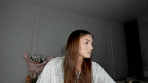 Snapshot of xxx_leila chatting on 11.22.25 xxx_leila online show from 11.22.25