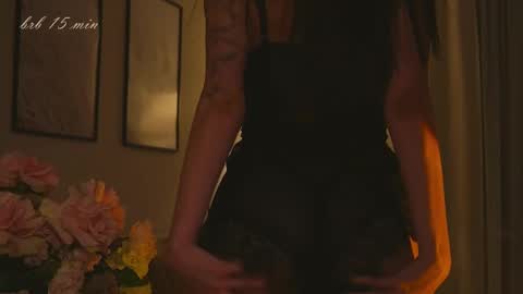 Molly online show from 10.10.25