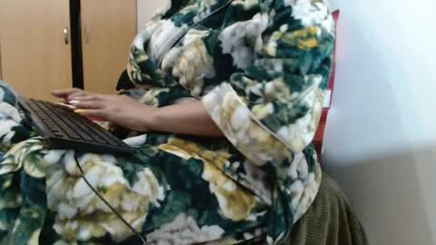 Snapshot of xxxbustybabe27x chatting on 07.01.26 Ayanda online show from 07.01.26