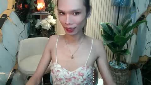 Snapshot of xxxfuckgirlyumsxxx chatting on 11.06.25 Your Princess Yums online show from 11.06.25