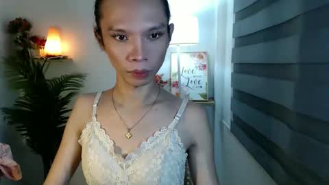 Snapshot of xxxfuckgirlyumsxxx chatting on 11.10.25 Your Princess Yums online show from 11.10.25