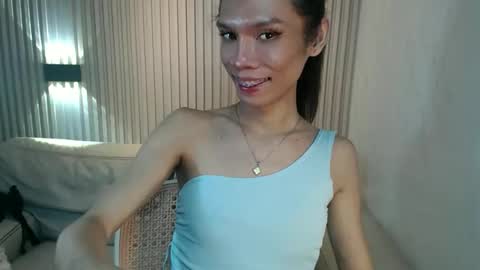 Snapshot of xxxfuckgirlyumsxxx chatting on 11.28.25 Your Princess Yums online show from 11.28.25