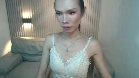 Snapshot of xxxfuckgirlyumsxxx chatting on 12.01.25 Your Princess Yums online show from 12.01.25