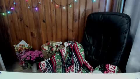 Lana online show from 02.14.25