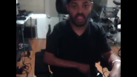 Snapshot of xxxonwheelz chatting on 09.17.25 xxxonwheelz online show from 09.17.25