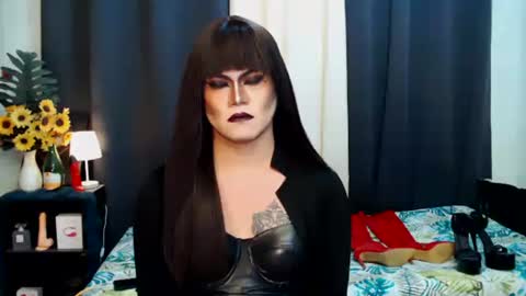 Snapshot of xyournightmarequeenx chatting on 09.29.25 QueenMarina online show from 09.29.25