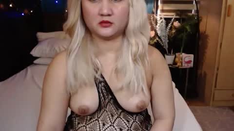 Snapshot of xyourtastyprincess chatting on 10.27.25 Angela online show from 10.27.25