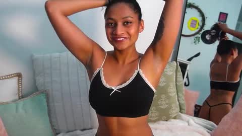 Snapshot of xzaramx chatting on 09.18.25 Zara online show from 09.18.25