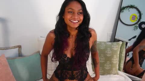 Snapshot of xzaramx chatting on 09.19.25 Zara online show from 09.19.25