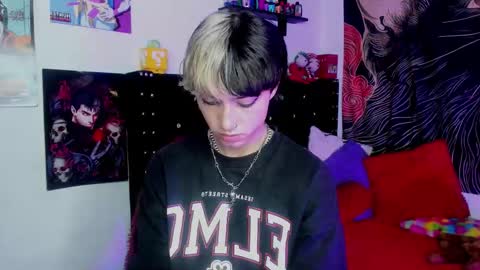 Snapshot of xzerox_ chatting on 12.15.25 xzerox_ online show from 12.15.25