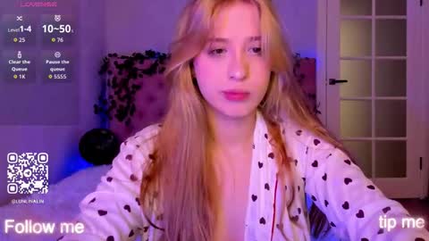 Snapshot of y0ung_lina18 chatting on 11.09.25 Lina online show from 11.09.25