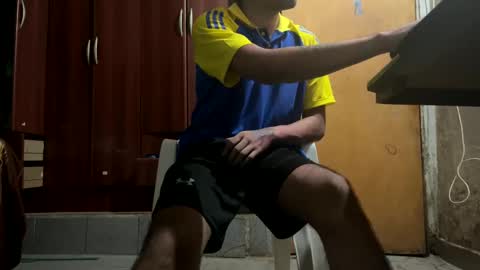 Snapshot of y0ungwithbrowndick chatting on 01.04.25 BROWN DICK online show from 01.04.25