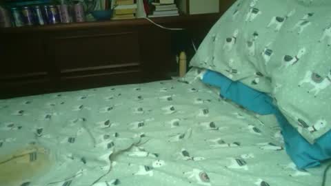 Snapshot of yacht3oy chatting on 12.20.25 yacht3oy online show from 12.20.25