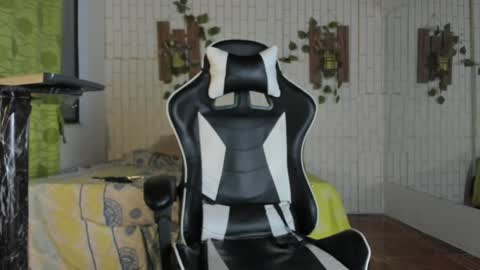 yacksson_lawrence online show from 12.21.24