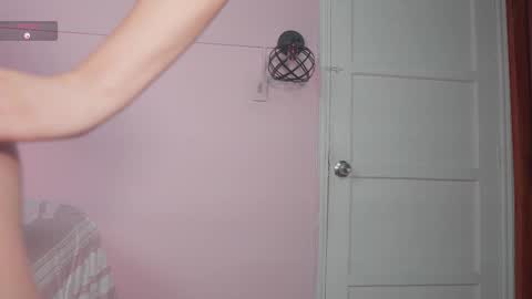 Snapshot of yahaira_26 chatting on 12.22.25 petronila online show from 12.22.25