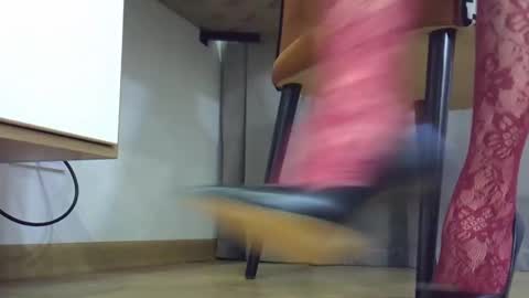 Snapshot of yahi_ko chatting on 02.25.25 Dina online show from 02.25.25