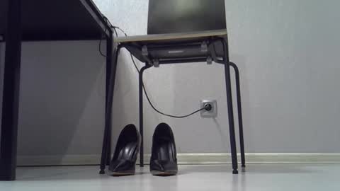 Snapshot of yahi_ko chatting on 12.04.25 Dina online show from 12.04.25