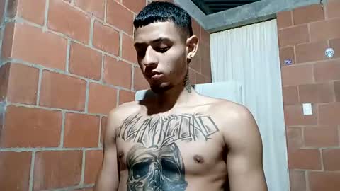 Snapshot of yajz chatting on 09.18.25 Yajz online show from 09.18.25