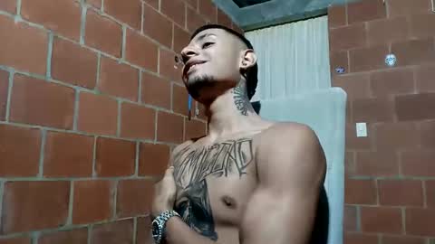 Snapshot of yajz chatting on 09.22.25 Yajz online show from 09.22.25