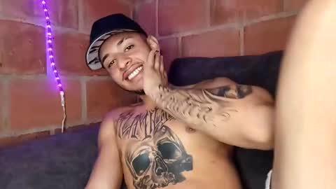 Snapshot of yajz chatting on 11.12.25 Yajz online show from 11.12.25