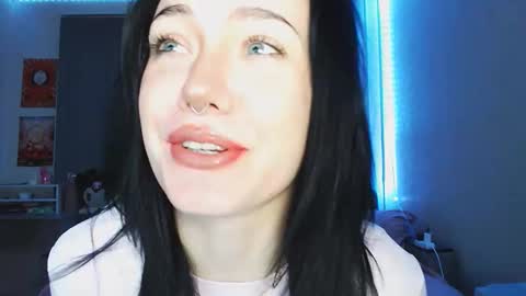 Snapshot of yamilean chatting on 11.12.25 Yami online show from 11.12.25