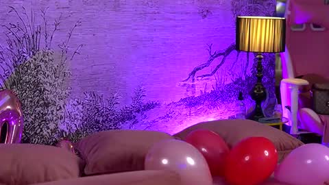 Snapshot of yamirakem chatting on 02.15.25 Yamira online show from 02.15.25