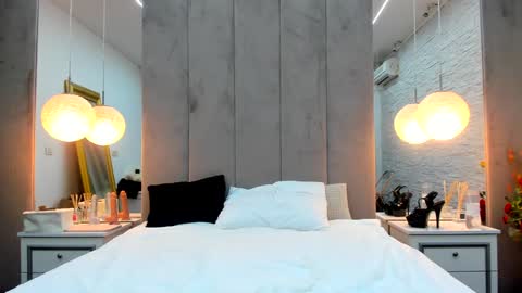 Snapshot of yana_miana chatting on 12.29.24 Yana online show from 12.29.24