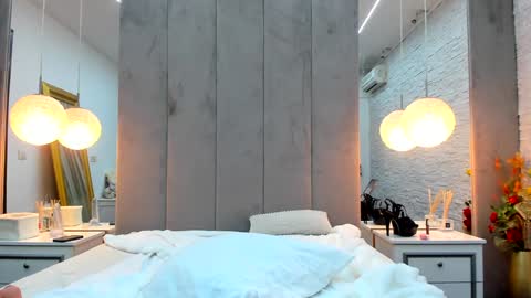 Snapshot of yana_miana chatting on 01.01.25 Yana online show from 01.01.25