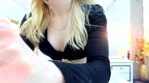 Snapshot of yana_miana chatting on 01.03.25 Yana online show from 01.03.25