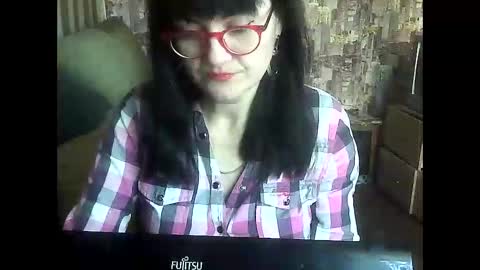 Snapshot of yanafiesta chatting on 11.21.25 yanafiesta online show from 11.21.25